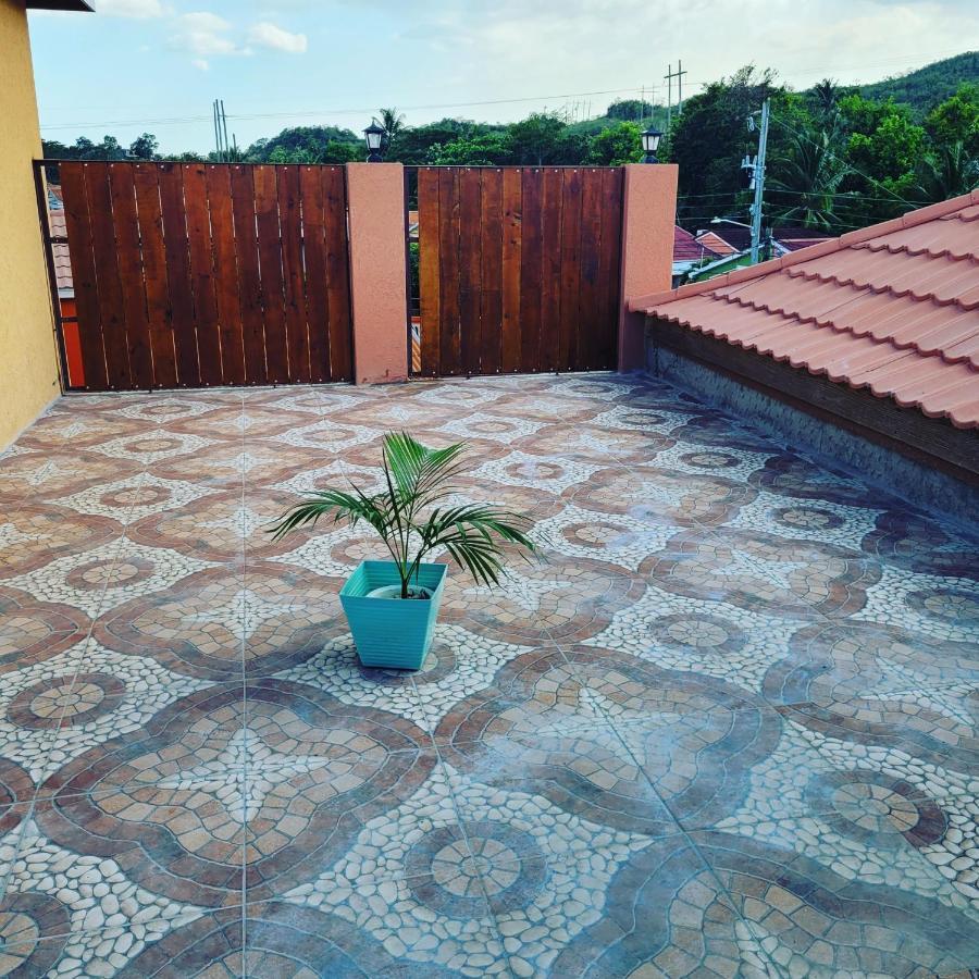 Royal Vybez Vacation Homes Spanish Town Buitenkant foto