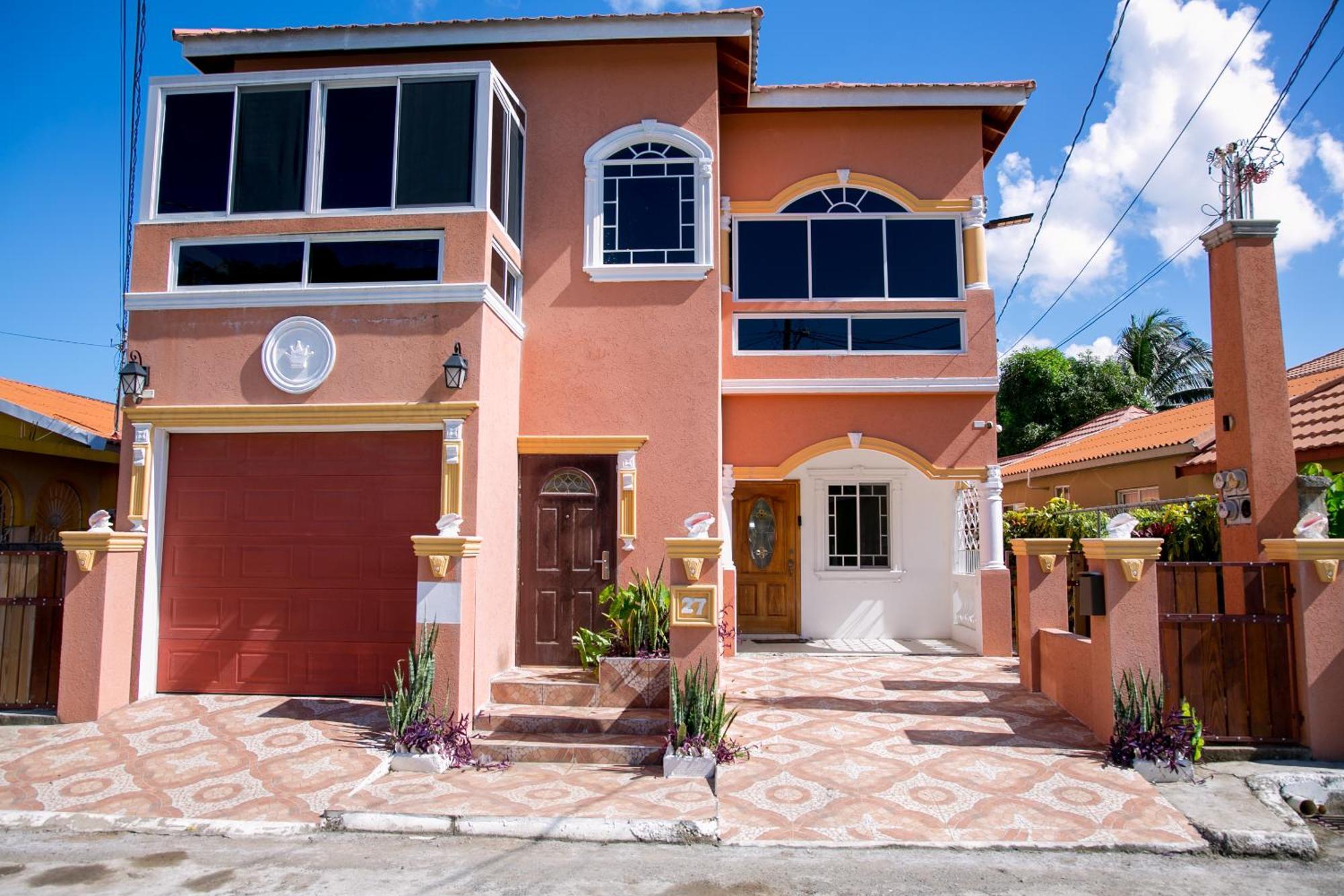 Royal Vybez Vacation Homes Spanish Town Buitenkant foto